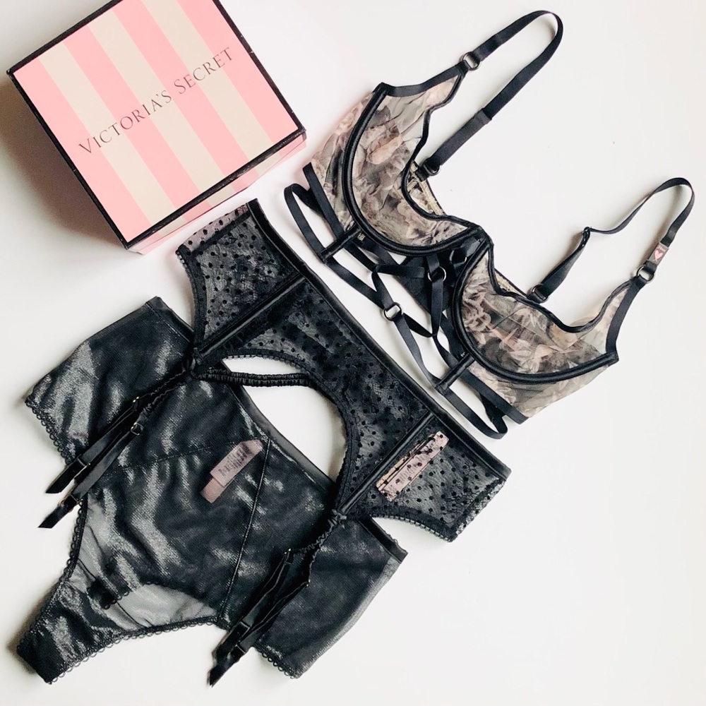 34DD/LARGE Victoria’s Secret black lingerie set